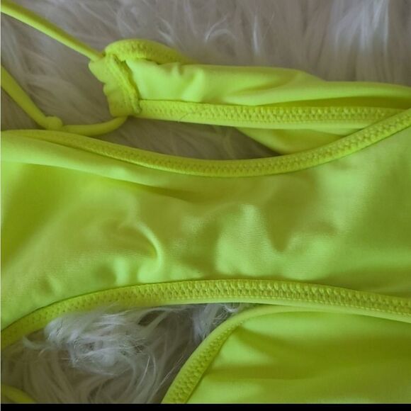 Victoria Secret String Binkini - Picture 6 of 10